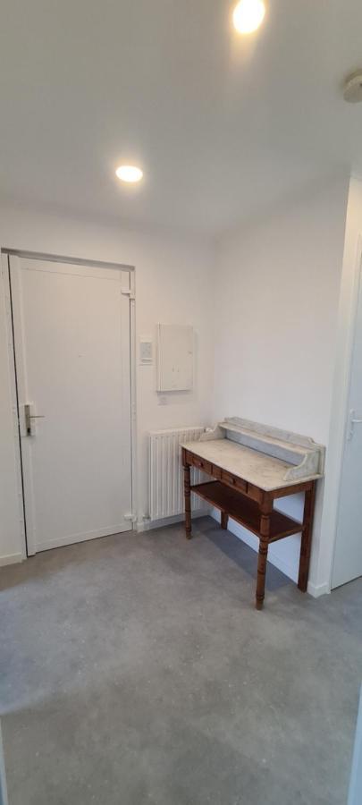 Private Room In Shared Apartment IV ボーヴェ エクステリア 写真